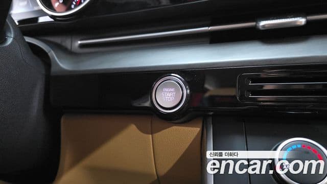 Kia Carnival 2023 — ფოტო 3/30