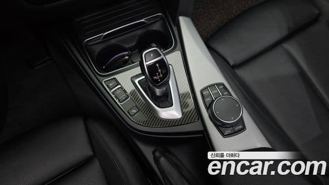 BMW 3 Series 2018 — Şəkil 9/20