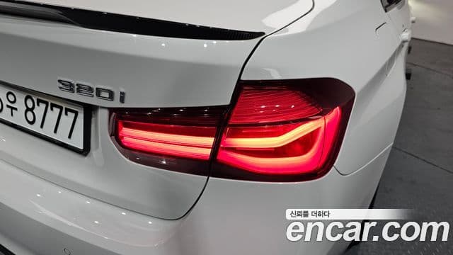 BMW 3 Series 2018 — Photo 4/33