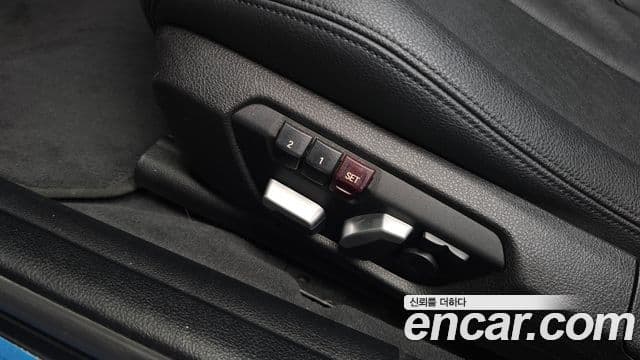 BMW 3 Series 2018 — Photo 18/33