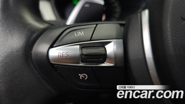BMW 3 Series 2018 — Photo 15/33