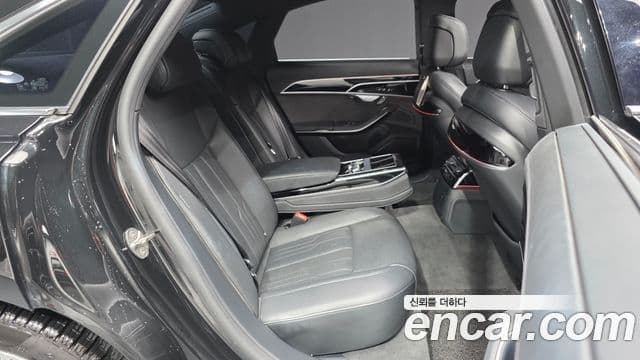 Audi A8 2021 — Şəkil 12/20