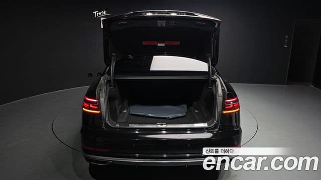 Audi A8 2021 — фото 20 из 20