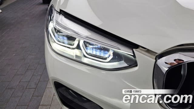 BMW X4 2021 — Photo 19/34