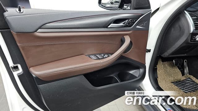 BMW X4 2021 — Photo 12/34