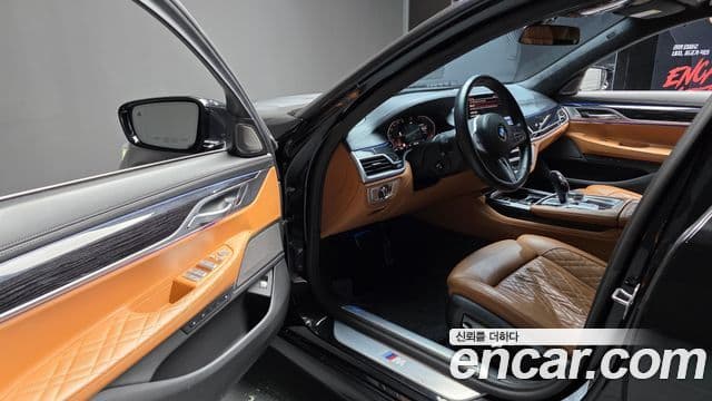 BMW 7 Series 2020 — ფოტო 8/20