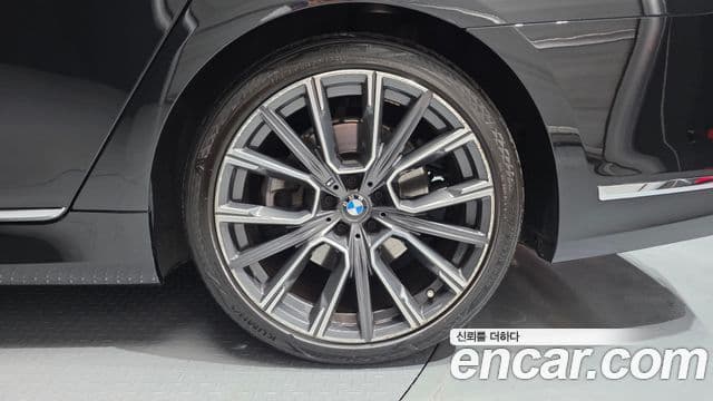 BMW 7 Series 2020 — Photo 18/32