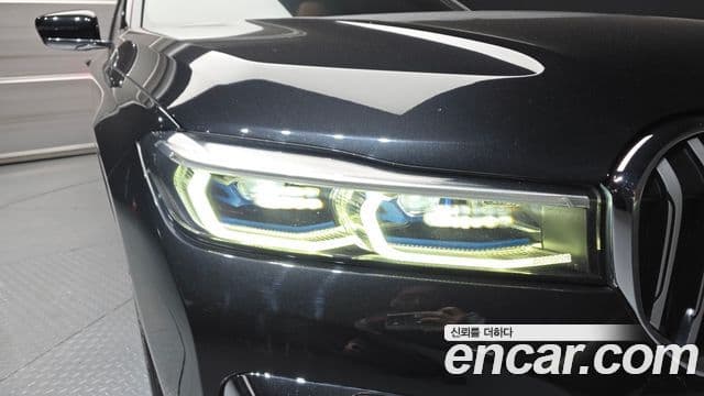 BMW 7 Series 2020 — Photo 28/32
