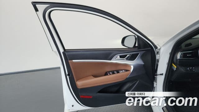Genesis G70 2019 — Photo 33/37