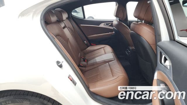 Genesis G70 2019 — Photo 32/37