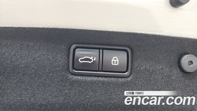 Genesis G70 2019 — Photo 28/37