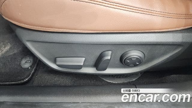 Genesis G70 2019 — Photo 26/37