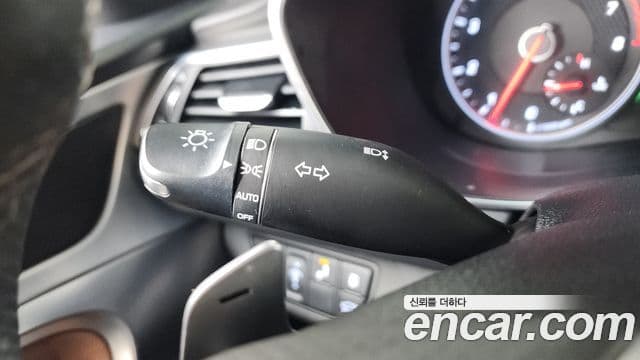 Genesis G70 2019 — Photo 16/37