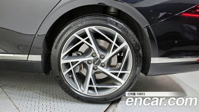 Genesis G90 2022 — ფოტო 24/36