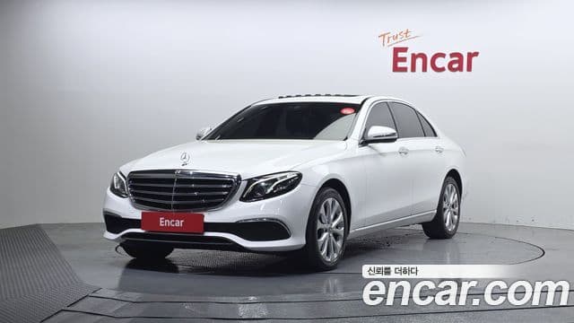 Mercedes-Benz E-Class 2019 — Фото 1/20