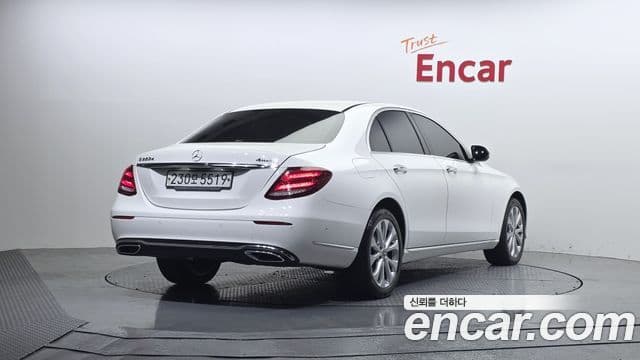 Mercedes-Benz E-Class 2019 — Фото 2/20