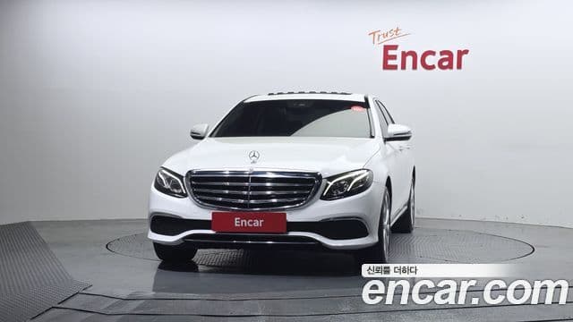 Mercedes-Benz E-Class 2019 — Фото 3/20