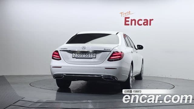 Mercedes-Benz E-Class 2019 — Фото 4/20
