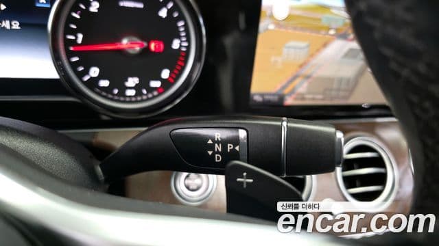 Mercedes-Benz E-Class 2019 — Фото 9/20
