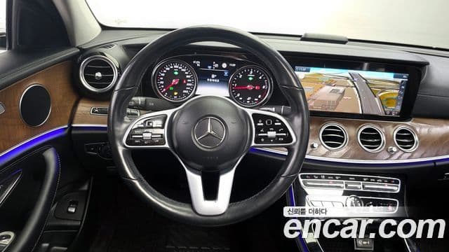 Mercedes-Benz E-Class 2019 — Фото 13/20