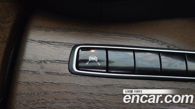 Mercedes-Benz E-Class 2019 — Фото 18/20