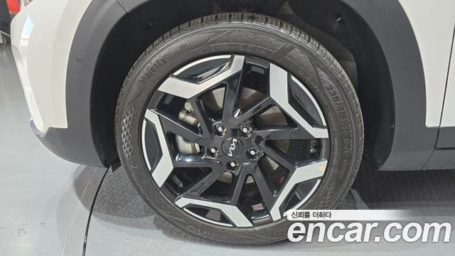 Kia Seltos 2025 — ფოტო 5/20