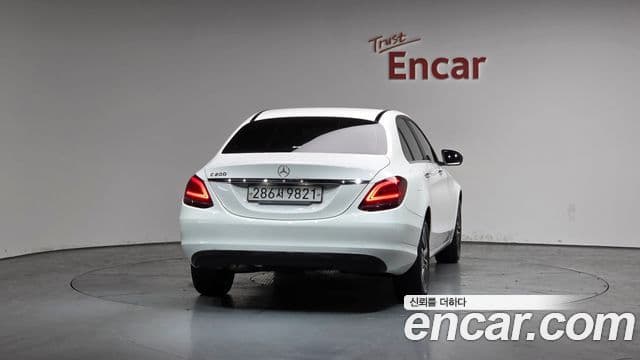 Mercedes-Benz C-Class 2020 — ფოტო 4/20