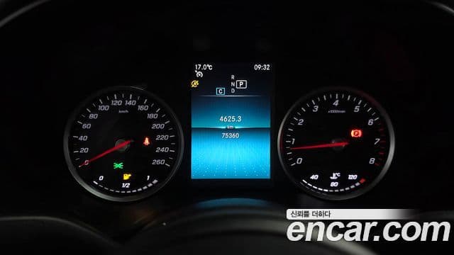 Mercedes-Benz C-Class 2020 — ფოტო 8/20