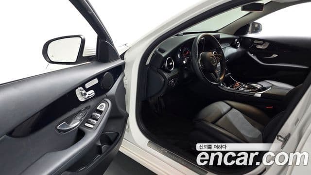 Mercedes-Benz C-Class 2020 — ფოტო 10/20