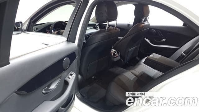 Mercedes-Benz C-Class 2020 — ფოტო 11/20
