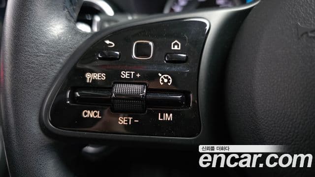 Mercedes-Benz C-Class 2020 — ფოტო 15/20