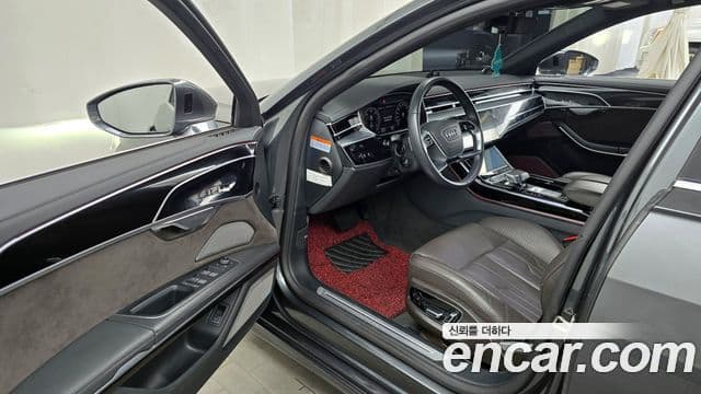 Audi A8 2021 — Şəkil 10/20