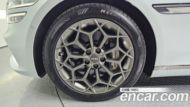 Genesis Electrified G80 2021 — ფოტო 5/20
