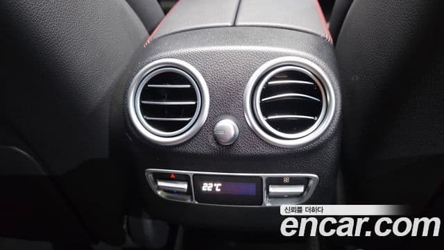 Mercedes-Benz GLC-Class 2022 — Photo 19/28