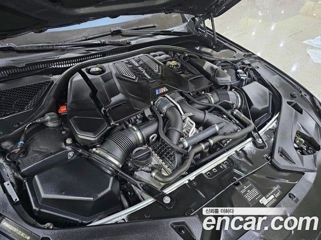 BMW M8 2020 — Photo 17/20