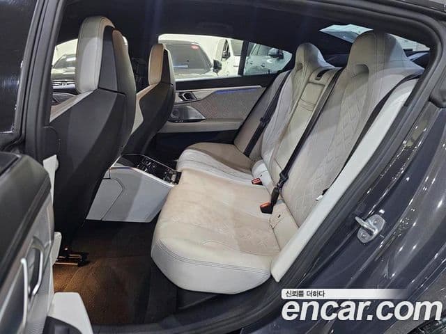 BMW M8 2020 — Photo 10/20