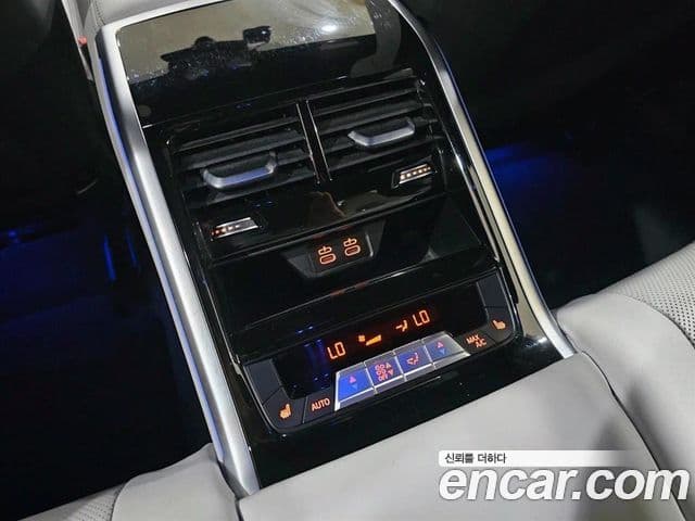 BMW M8 2020 — Photo 6/20