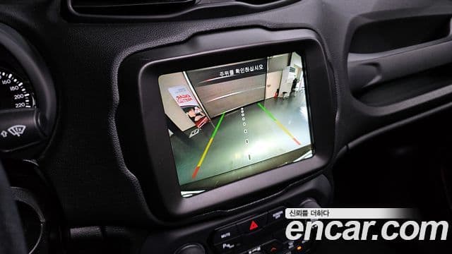 Jeep Renegade 2020 — Фото 18/20