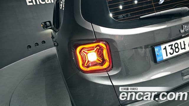 Jeep Renegade 2020 — Photo 2/32