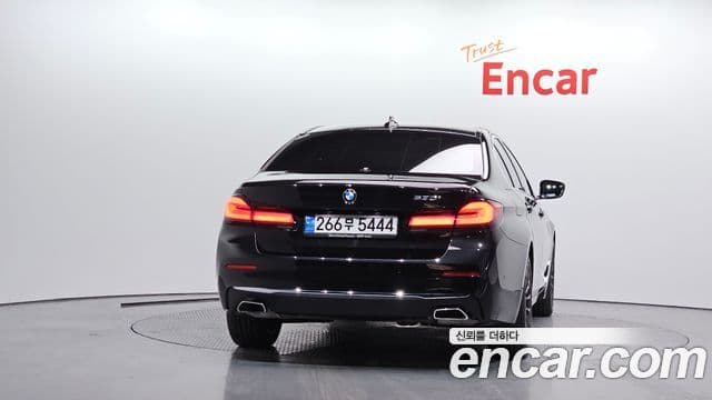 BMW 5 Series 2022 — ფოტო 4/20