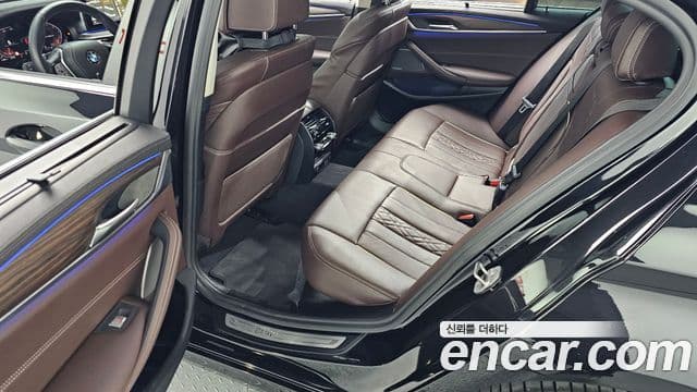 BMW 5 Series 2022 — ფოტო 12/20