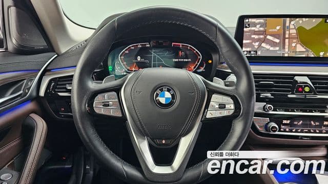 BMW 5 Series 2022 — ფოტო 13/20
