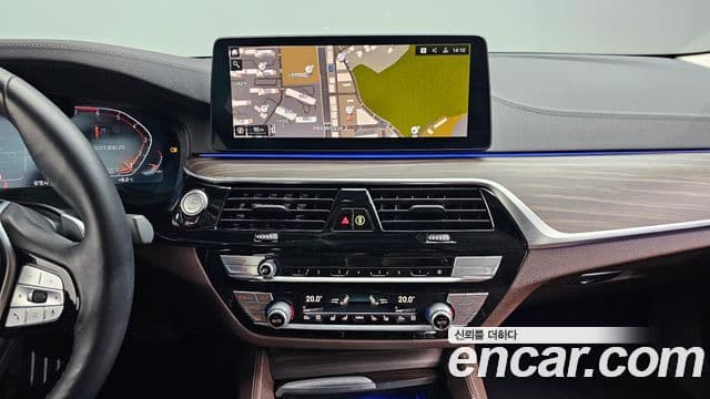 BMW 5 Series 2022 — ფოტო 16/20