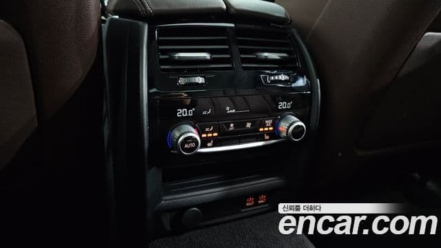 BMW 5 Series 2022 — ფოტო 19/20