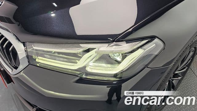 BMW 5 Series 2022 — ფოტო 35/35