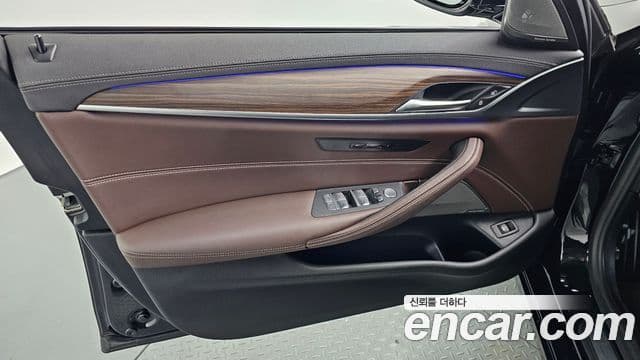 BMW 5 Series 2022 — ფოტო 10/35