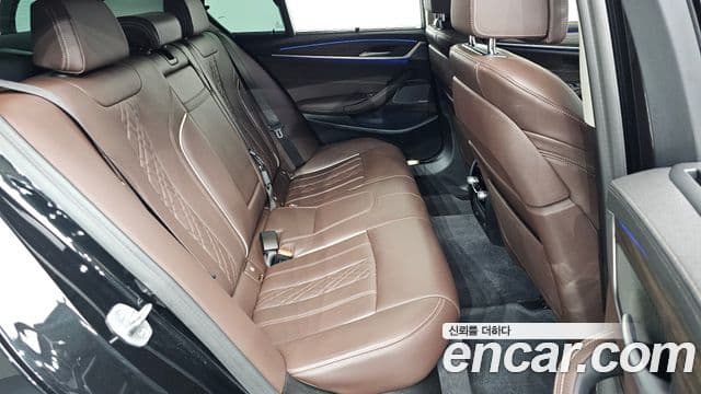 BMW 5 Series 2022 — ფოტო 20/35