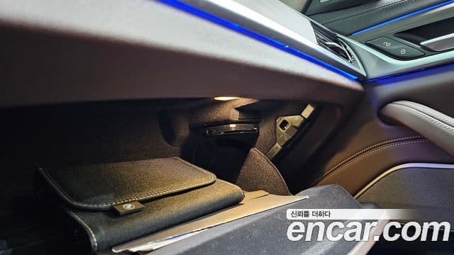BMW 5 Series 2022 — ფოტო 13/35