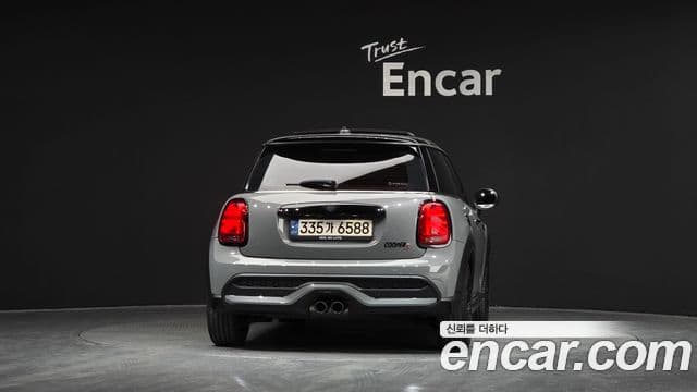 Mini Cooper S 2022 — ფოტო 4/20