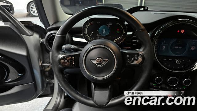 Mini Cooper S 2022 — ფოტო 12/20